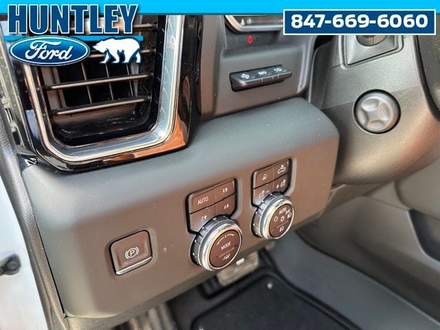 2022 GMC Sierra 1500 Denali Ultimate Truck Crew Cab