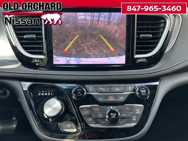 2024 Chrysler Pacifica Touring Van Passenger Van