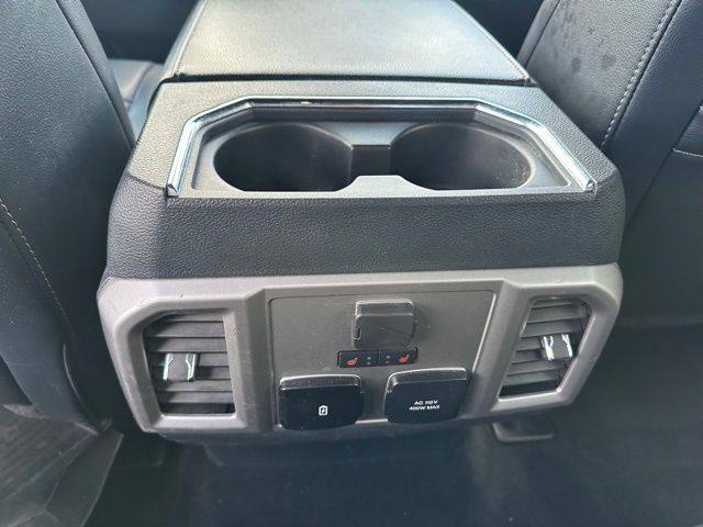 2022 Ford F-350 Lariat Truck Crew Cab