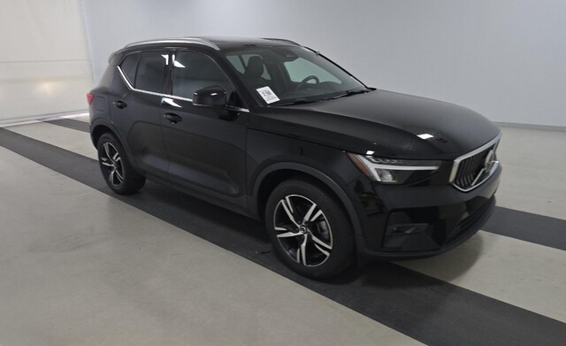 2023 Volvo XC40 B5 Plus Bright Theme SUV