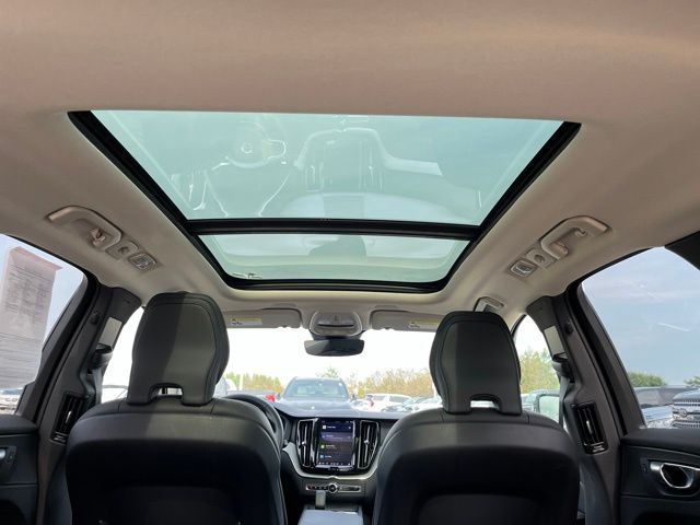 2025 Volvo XC60 B5 Plus SUV