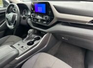 2024 Toyota Highlander LE SUV