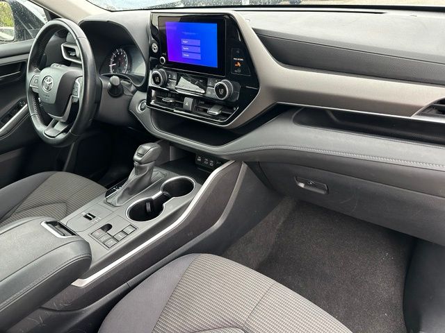 2024 Toyota Highlander LE SUV