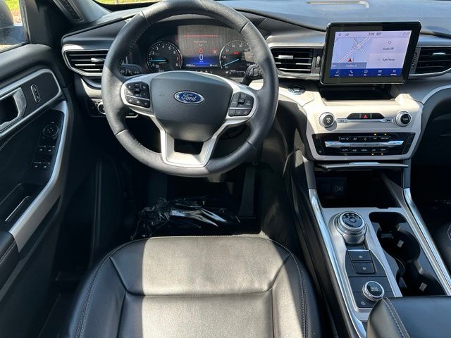 2023 Ford Explorer XLT SUV