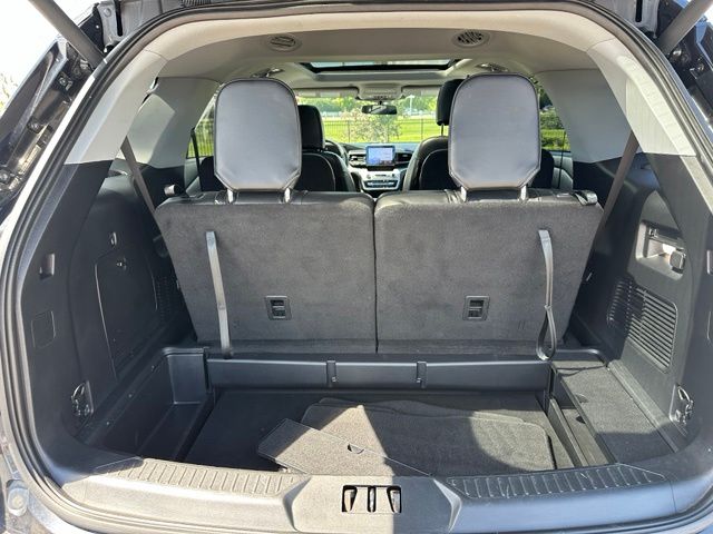 2023 Ford Explorer XLT SUV