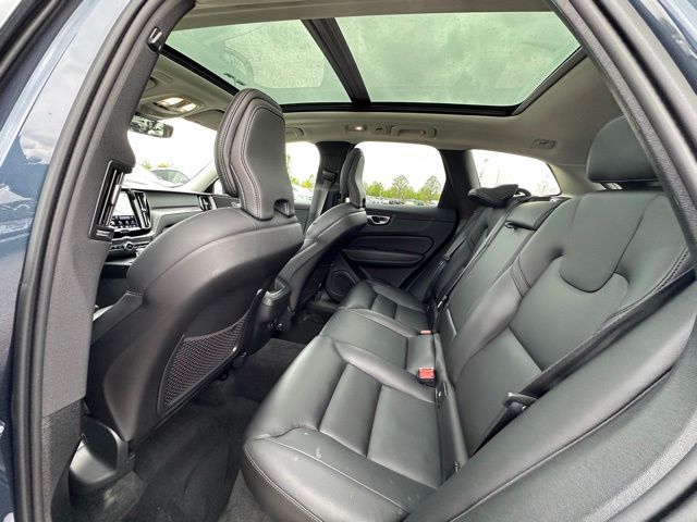 2025 Volvo XC60 B5 Core SUV