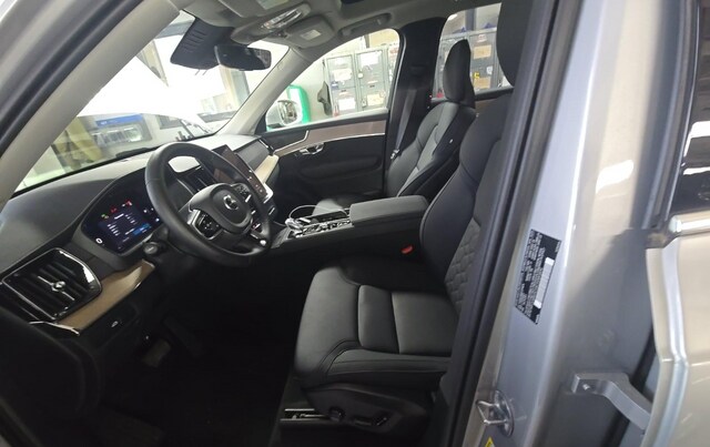 2025 Volvo XC90 B6 Plus 7-Seater SUV