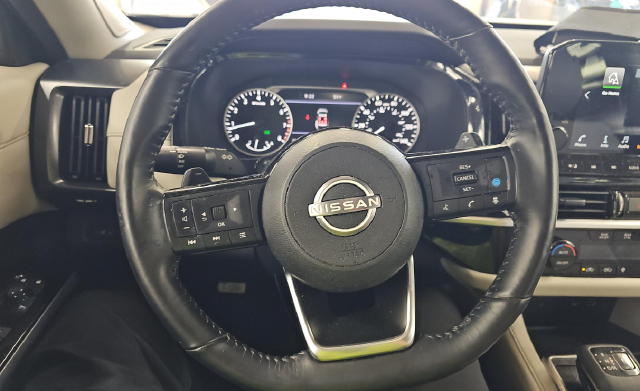 2024 Nissan Pathfinder SL SUV