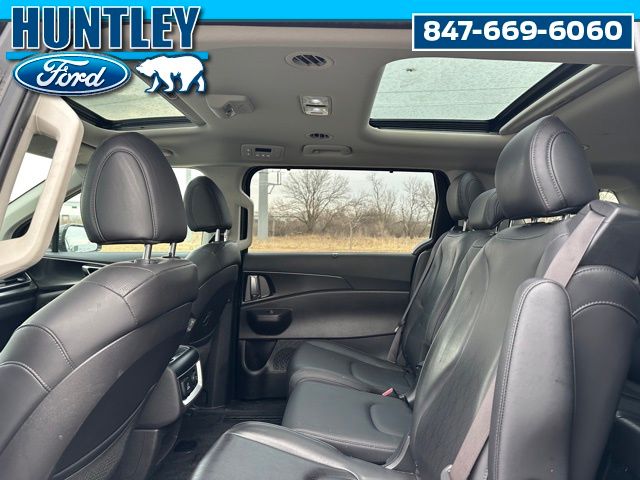 2025 Kia Carnival SX Van Passenger Van