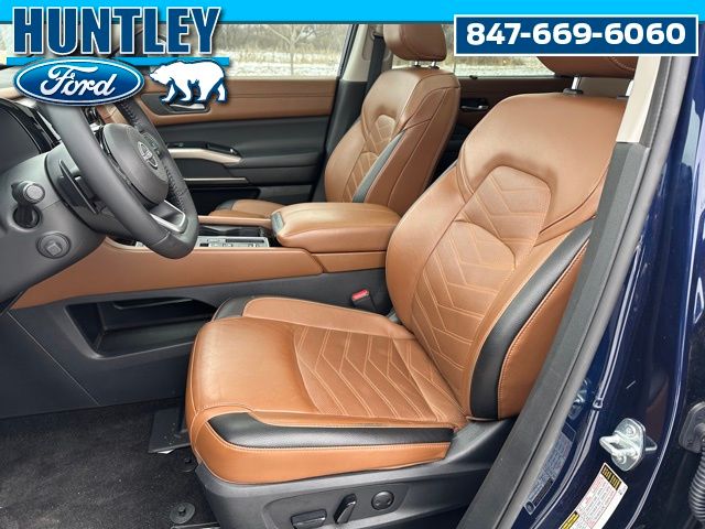 2024 Nissan Pathfinder Platinum SUV