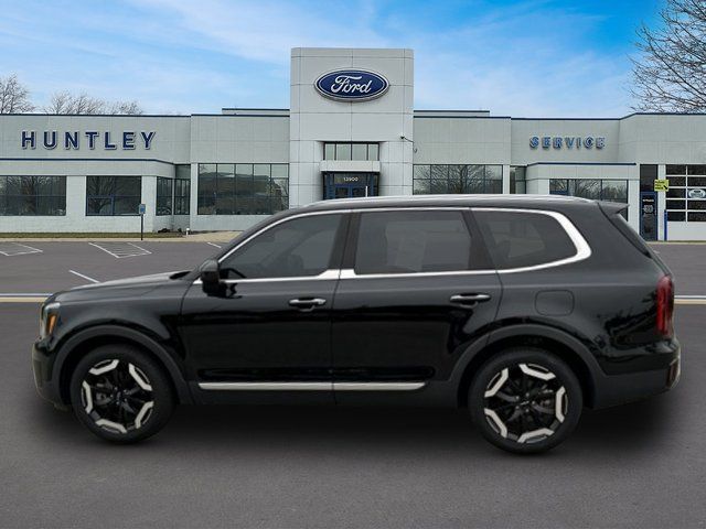2024 Kia Telluride S SUV