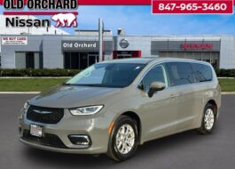 2023 Chrysler Pacifica Touring L Van Passenger Van