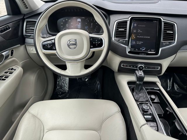 2020 Volvo XC90 T6 Momentum SUV