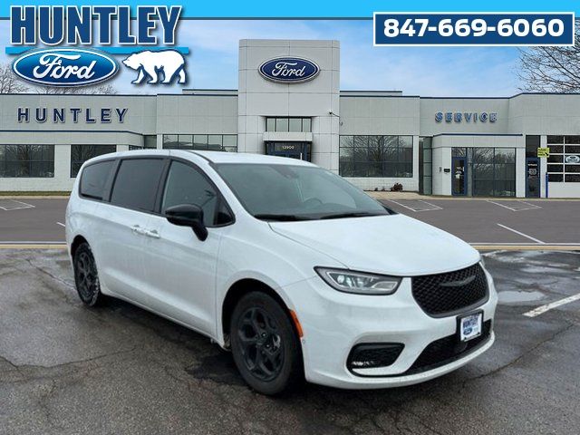 2024 Chrysler Pacifica Plug-In Hybrid Select Van Passenger Van