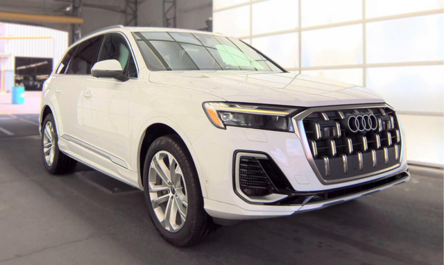2025 Audi Q7 55 Premium Plus SUV