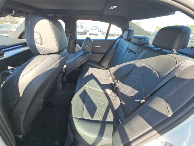 2026 BMW 530i 530i xDrive Sedan