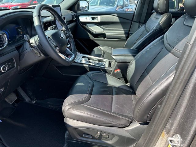 2023 Ford Explorer ST SUV