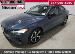 2024 Volvo S60 B5 Core Dark Theme Sedan