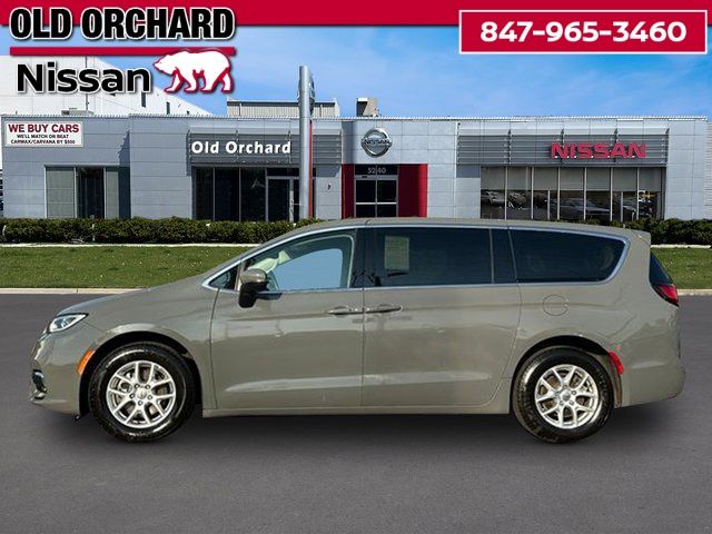 2023 Chrysler Pacifica Touring L Van Passenger Van