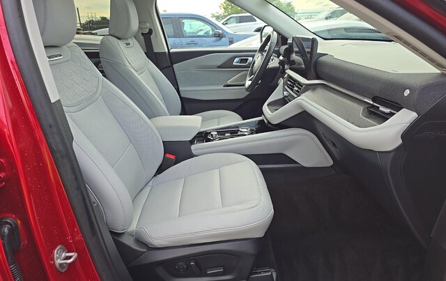 2025 Ford Explorer Platinum SUV