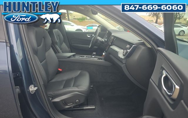 2025 Volvo XC60 B5 Core SUV