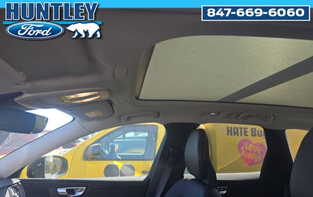 2025 Volvo XC60 B5 Core SUV