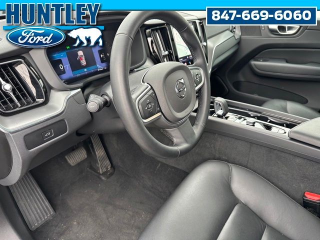 2025 Volvo XC60 B5 Core SUV