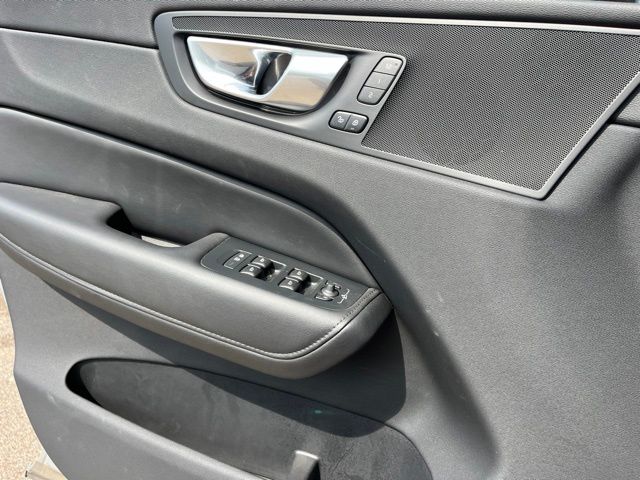 2025 Volvo XC60 B5 Plus SUV