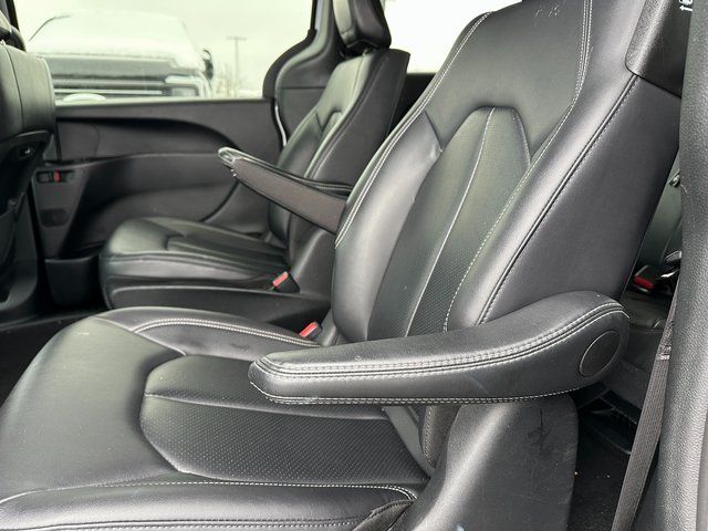 2024 Chrysler Pacifica Plug-In Hybrid Select Van Passenger Van