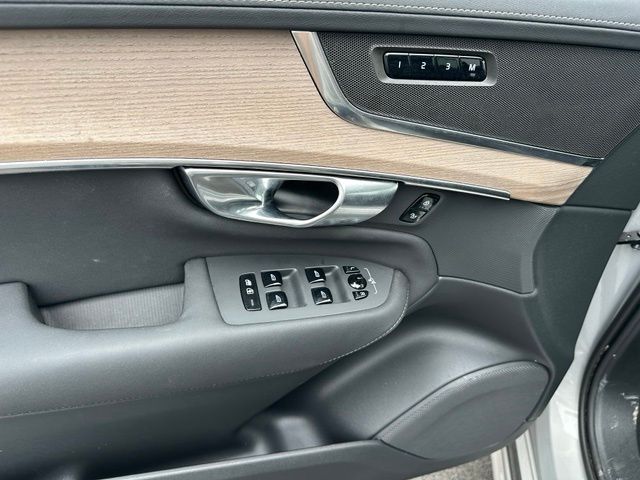 2025 Volvo XC90 B6 Plus 7-Seater SUV