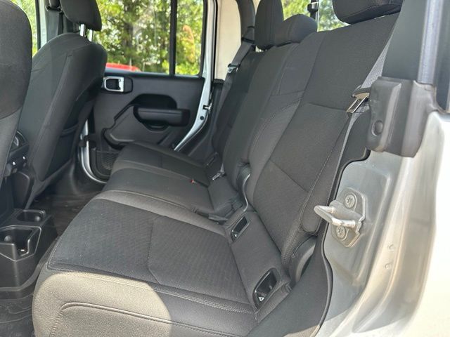 2022 Jeep Gladiator Willys Truck Crew Cab