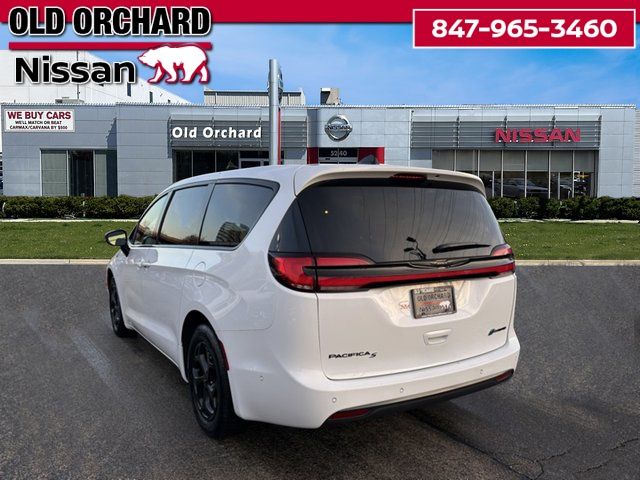 2024 Chrysler Pacifica Plug-In Hybrid Select Van Passenger Van