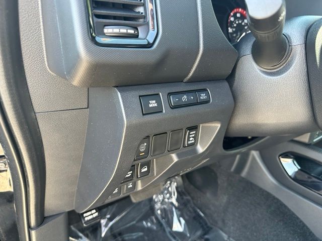 2022 Nissan Frontier PRO-4X Truck Crew Cab