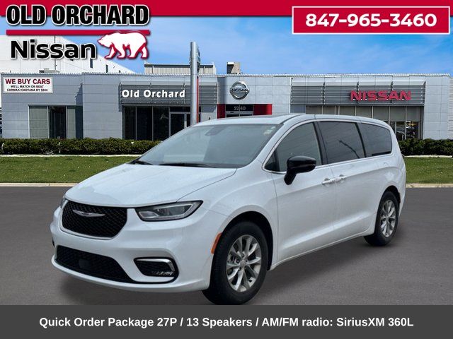2026 Chrysler Pacifica Limited's photo