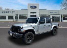 2022 Jeep Gladiator Willys Truck Crew Cab