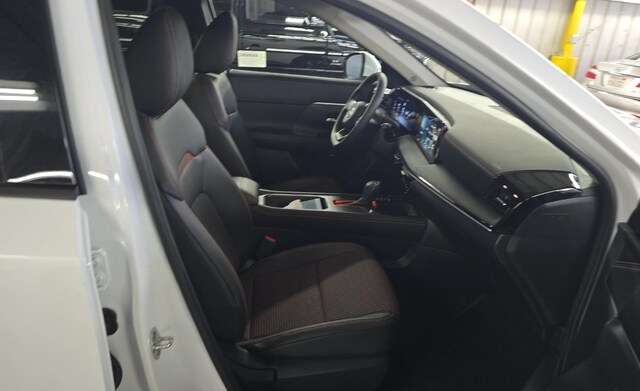 2025 Nissan Kicks SR SUV