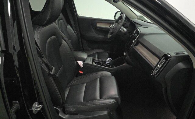 2023 Volvo XC40 B5 Plus Bright Theme SUV