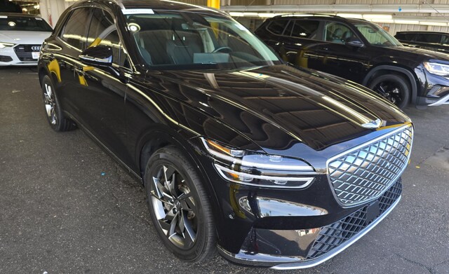 Used 2024 GENESIS GV70 Advanced with VIN 5NMMCET16RH001709 for sale in Skokie, IL