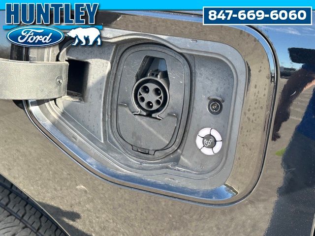 2023 Ford F-150 Lightning Lariat Truck SuperCrew Cab