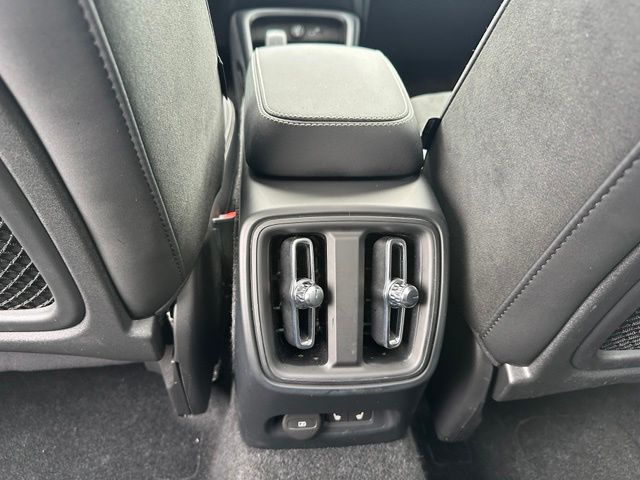 2023 Volvo C40 Recharge Pure Electric Ultimate SUV