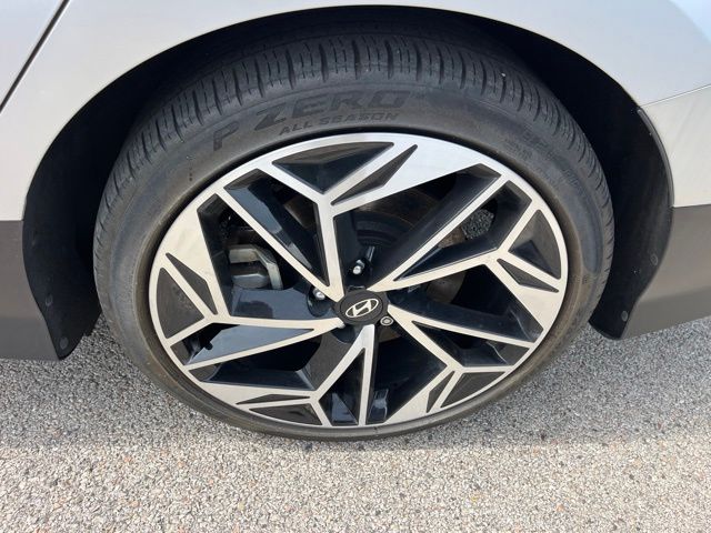2024 Hyundai IONIQ 6 SEL Sedan