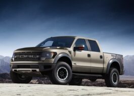 2013 Ford F-150 SVT Raptor Truck SuperCrew Cab