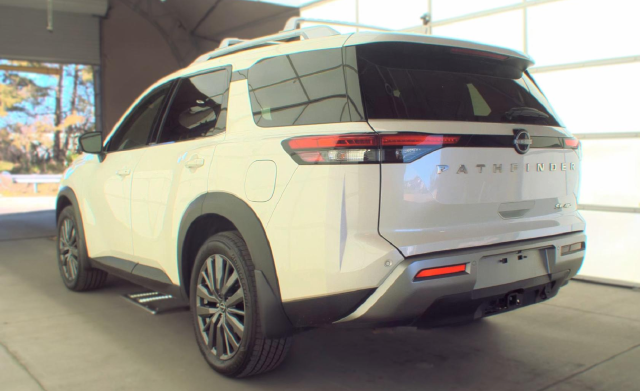 2024 Nissan Pathfinder SL SUV
