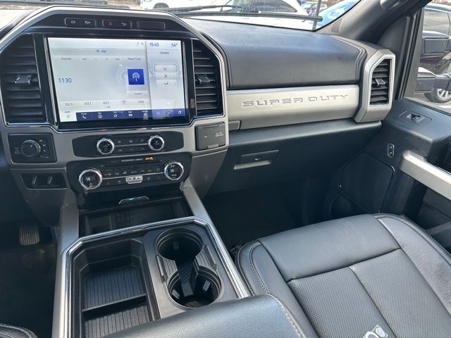 2022 Ford F-350 Lariat Truck Crew Cab