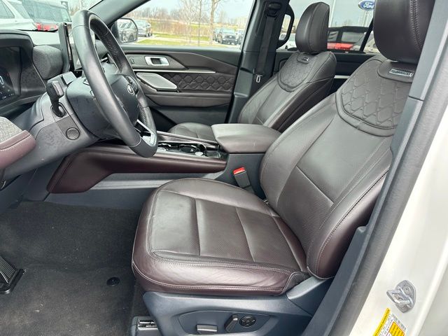 2025 Ford Explorer Platinum SUV