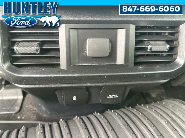 2022 Ford F-150 XLT Truck SuperCrew Cab