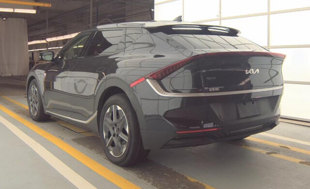 2025 Kia EV6 Light SUV
