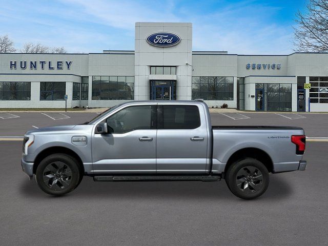 2022 Ford F-150 Lightning Lariat Truck SuperCrew Cab