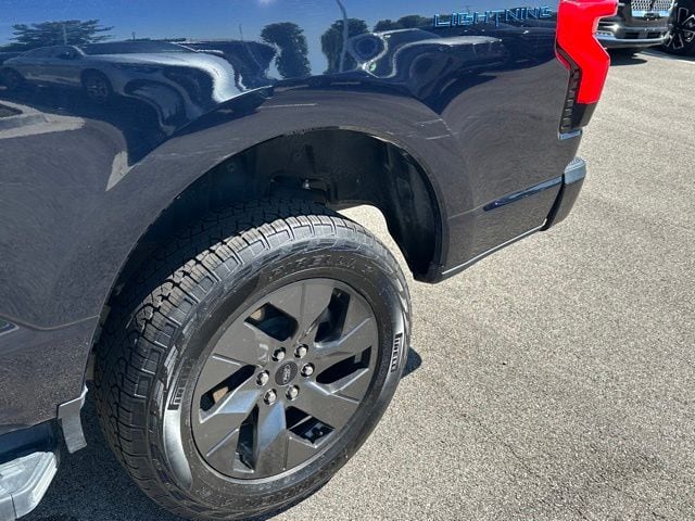 2023 Ford F-150 Lightning XLT Truck SuperCrew Cab