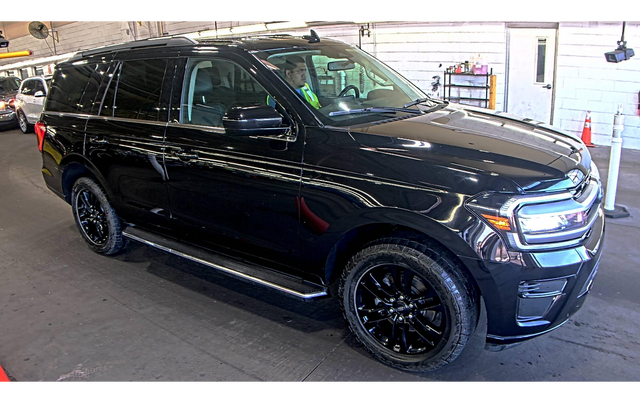 2023 Ford Expedition XLT SUV
